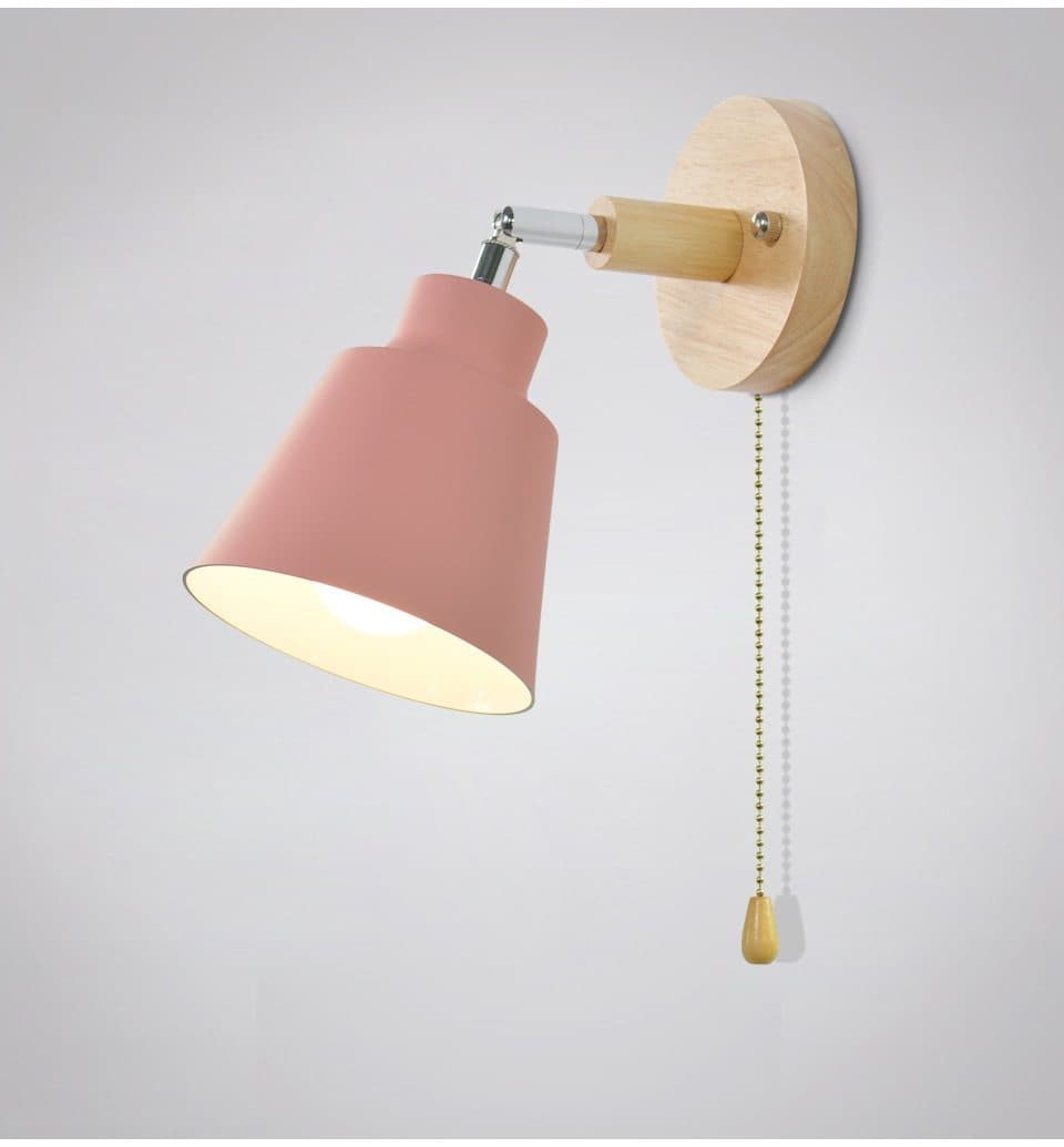 Lampe murale "PivotLume" avec bras articulé, réglable pour un éclairage ciblé et une déco maison réussie.