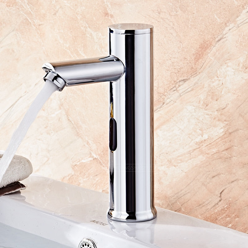 Économie d'eau garantie avec ce robinet à capteur, parfait pour usage public ou résidentiel.