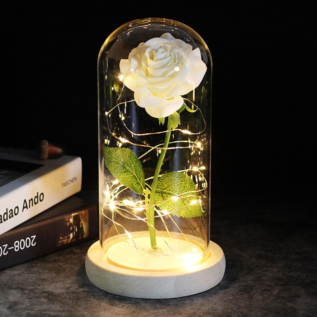 LuxeBloom rose éternelle LED, crée une atmosphère chaleureuse et élégante.