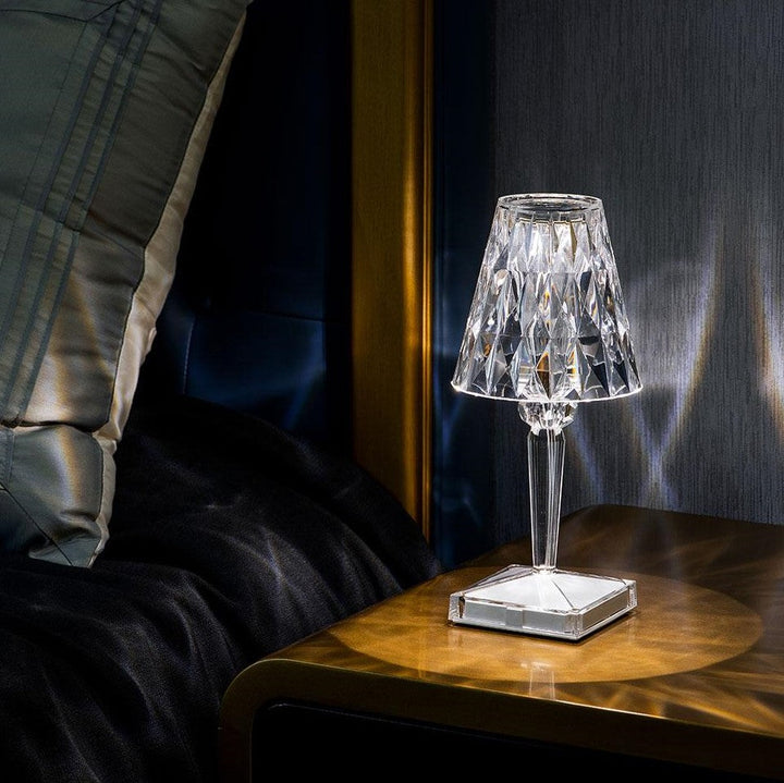 Lampe d'ambiance en cristal. Éclairage tactile rechargeable, design moderne pour salon ou chambre.
