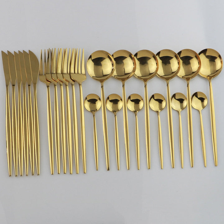 Chaque pièce des couverts 24 pièces en acier inoxydable, élégance et modernité assurées pour votre table.