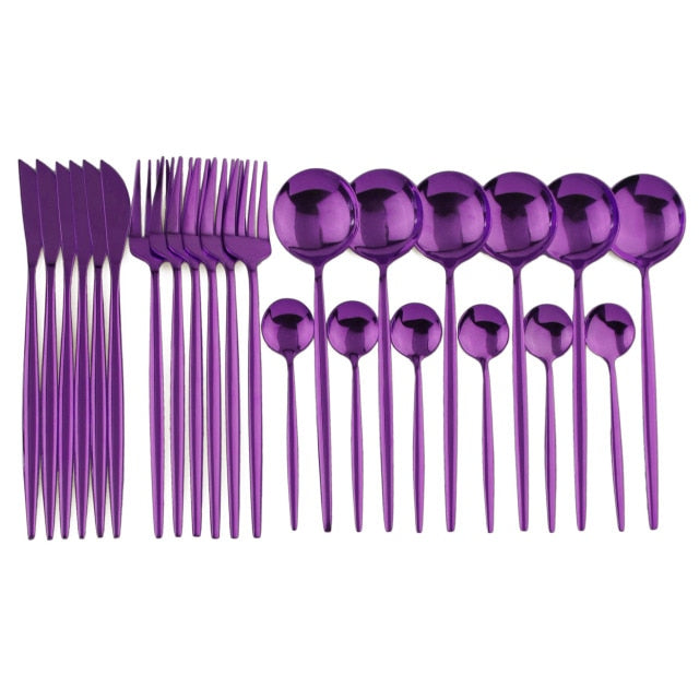 Boîte élégante contenant l'ensemble de couverts 24 pièces en acier inoxydable, parfait comme cadeau moderne.