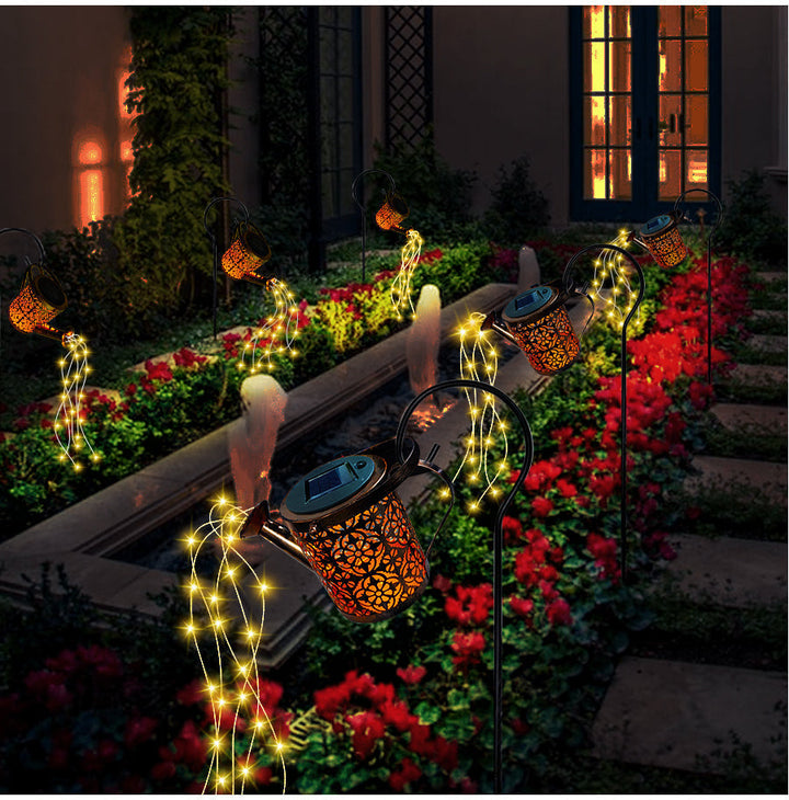 Lampe solaire jardin LED effet cascade, installation facile, crée une ambiance lumineuse magique et décorative.