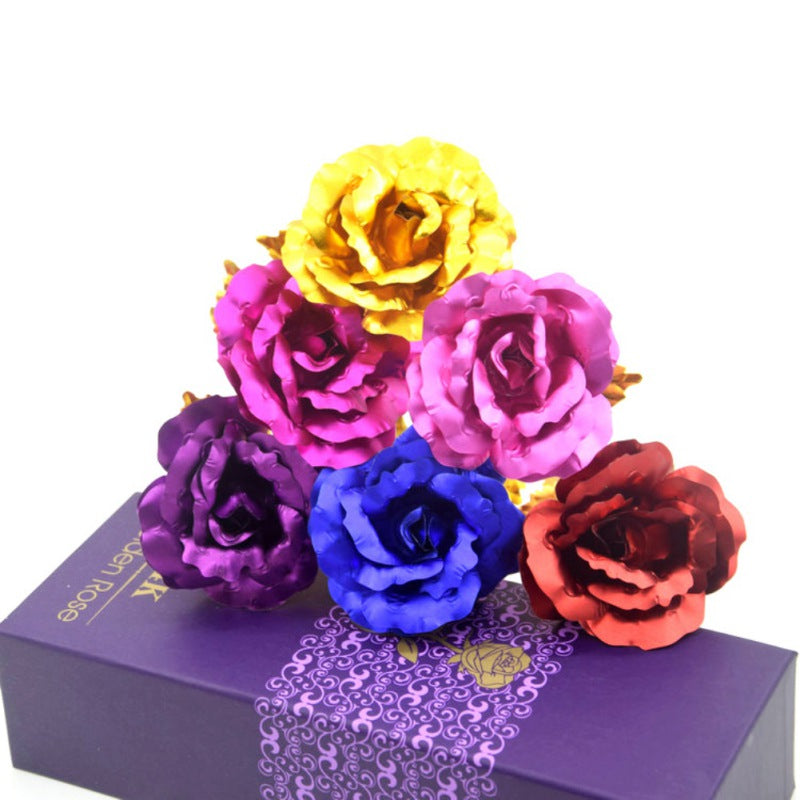 Décoration luxe: rose éternelle dorée 24k avec support, pour une touche d'élégance intemporelle.