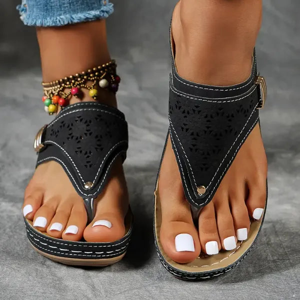 Sandales plates orthopédiques femme, chic et confortables. Idéales pour un soutien optimal au quotidien.