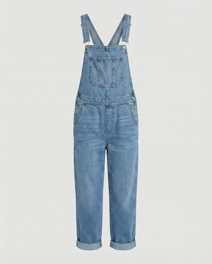 Denim femme: salopette en jean oversize, confortable et polyvalente, pour un style décontracté et urbain assumé.