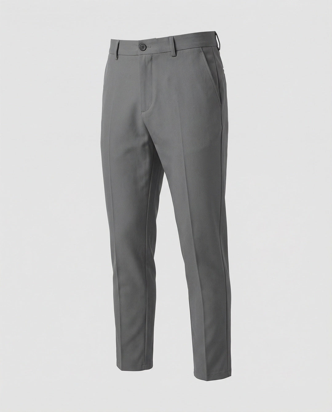 Détail du tissu doux du pantalon chino homme. Confort optimal et élégance contemporaine.