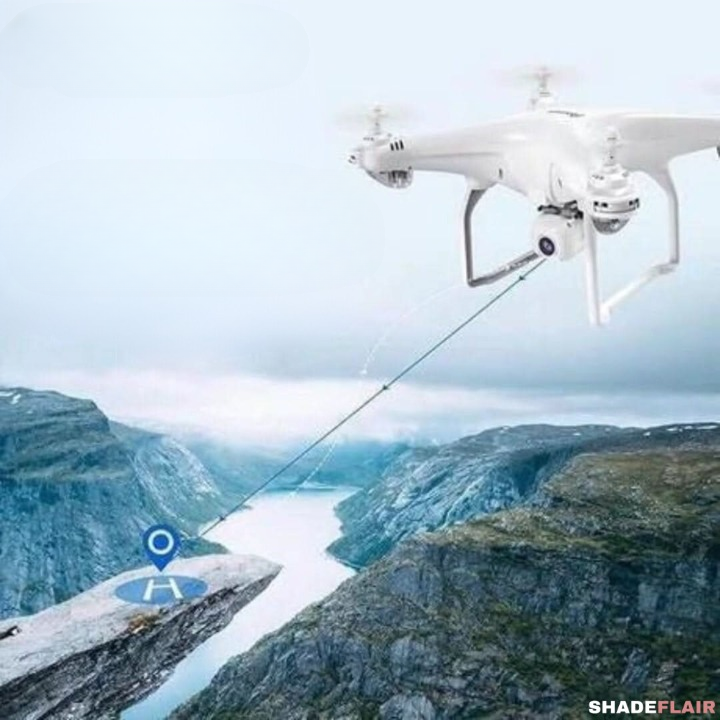 Drone étanche SkyPilot en vol extérieur, capturant des vidéos aériennes 3D pour l'aventure.