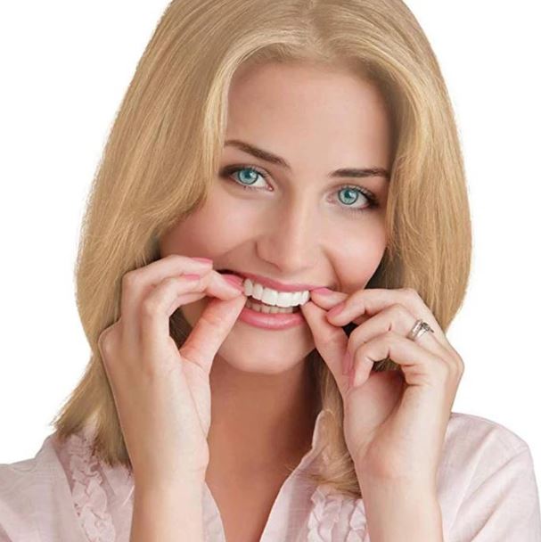 Prothèse dentaire clipsable transformant votre sourire. Des dents blanches, esthétiques et un confort optimal.