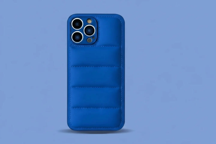 Coque iPhone puffer chic, accessoire mode et protection douce pour votre smartphone.