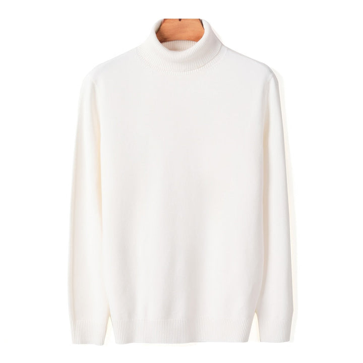 Pull col roulé homme moderne, style hivernal élégant. Idéal pour une tenue chic.
