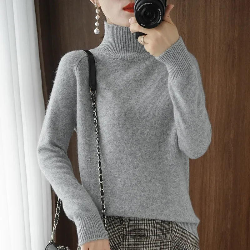 Chandail femme doux à manches longues et col roulé, idéal pour l'hiver élégant et décontracté au quotidien.