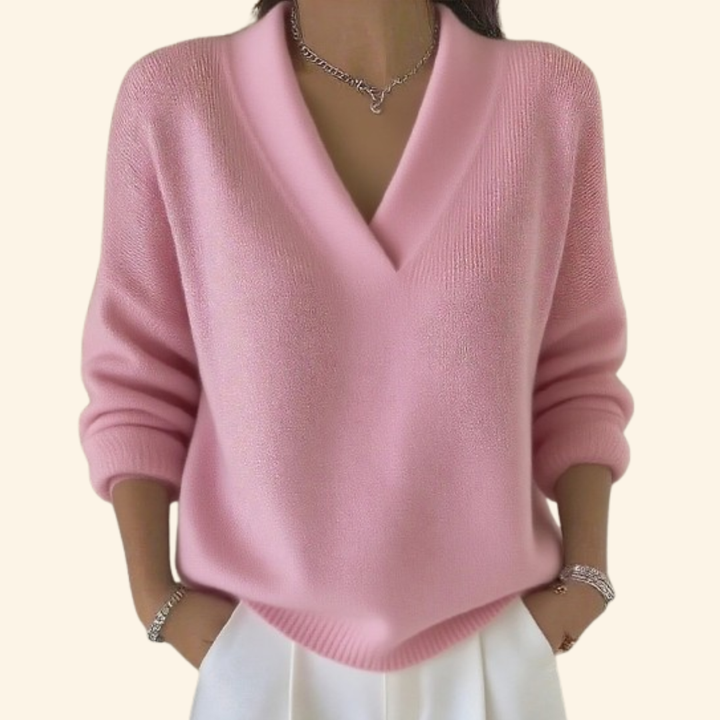 Pull femme chaud et doux, coupe décontractée avec col V. Idéal pour un confort élégant en mode automne-hiver.