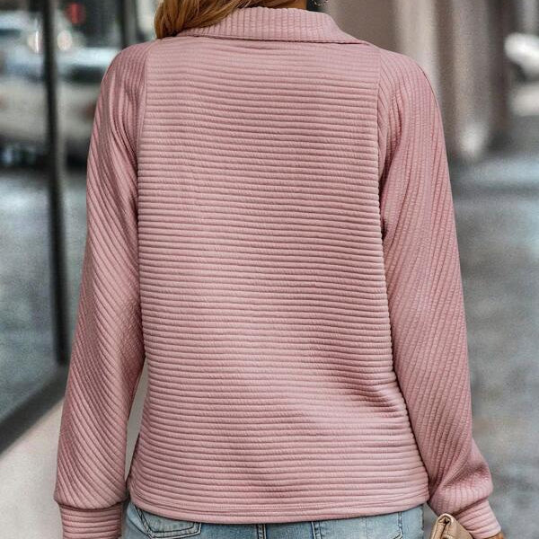 Pull femme léger maille fine, col V zippé, look décontracté chic, confortable et très tendance.