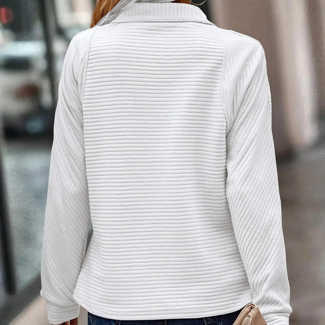 Pull femme léger col V zippé, idéal pour le printemps ou l'été, maille souple et élégante, confortable.