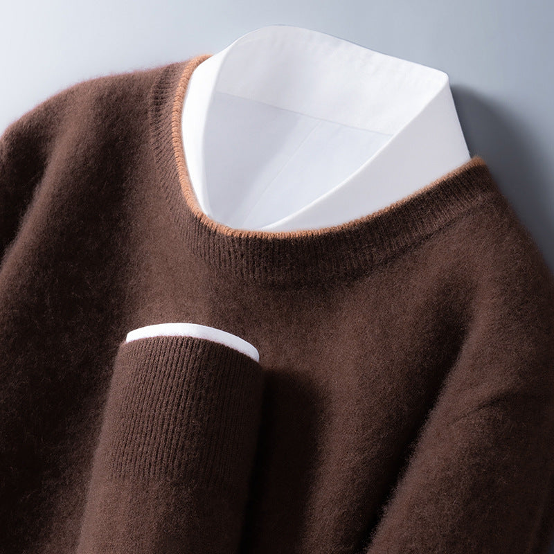 Pull beige intemporel pour homme, col rond, maille douce, coupe confortable et élégante.