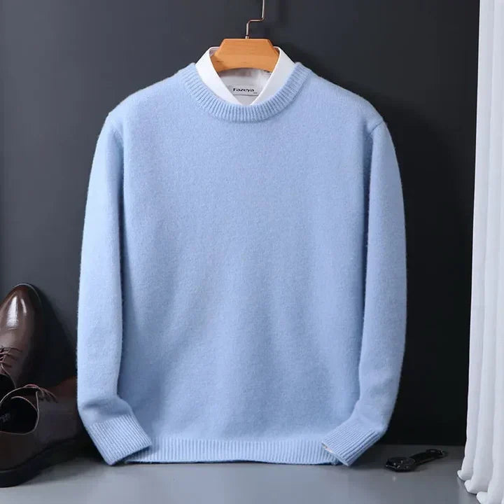Pull doux et raffiné pour homme en maille fine, style intemporel, idéal pour hiver confortable et élégant.