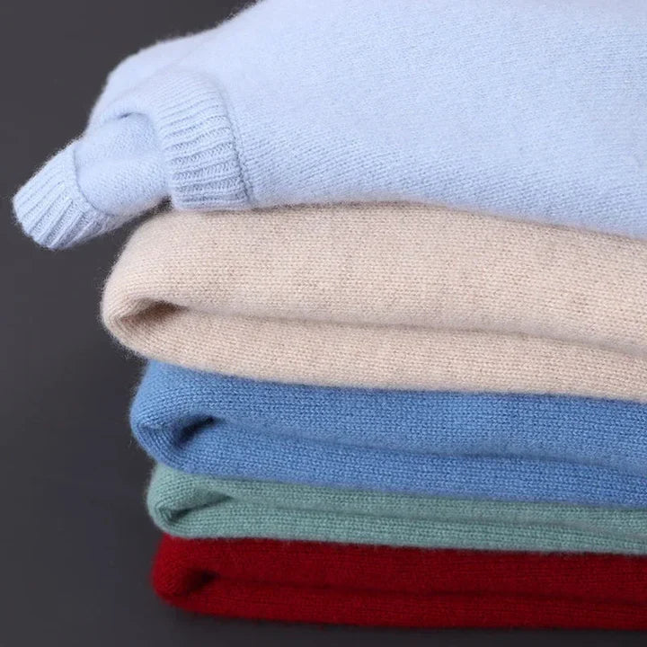 Vêtement hiver homme: pull doux et raffiné, intemporel, confortable, pour une mode masculine polyvalente.