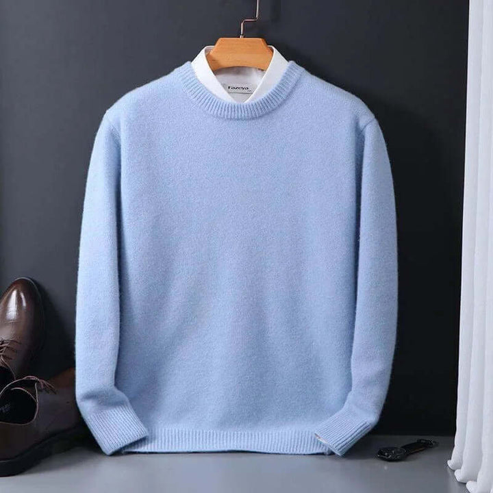 Pull homme maille polyvalent, couche chaude et douce pour style hivernal chic.