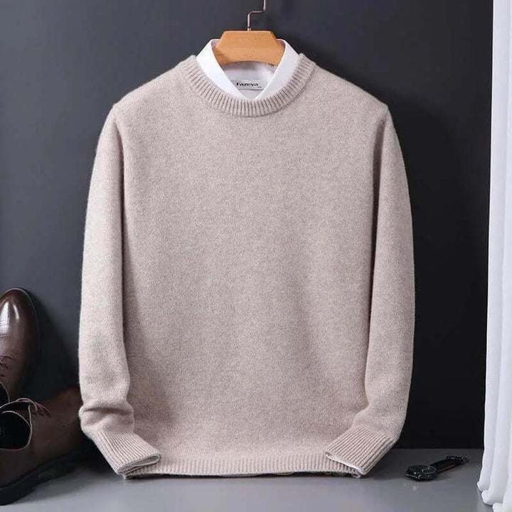 Vêtement homme : pull maille doux et élégant, chaleur et style pour l'hiver.
