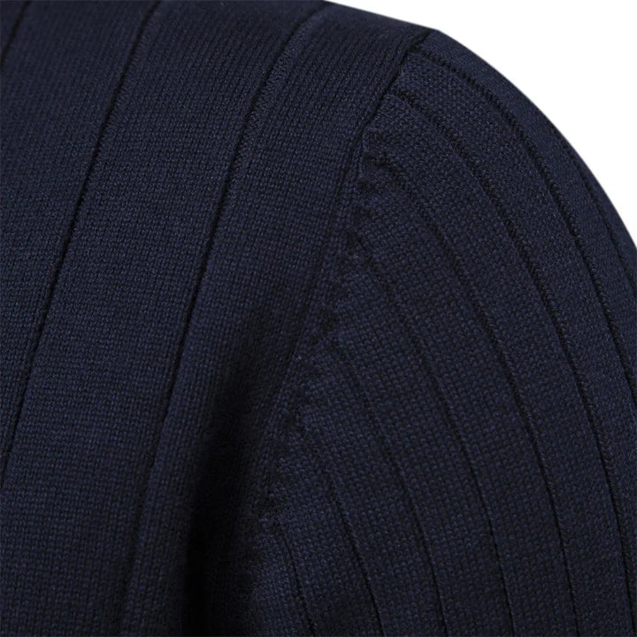 Pull homme zippé à col montant, style décontracté pour automne hiver, offre chaleur et confort.