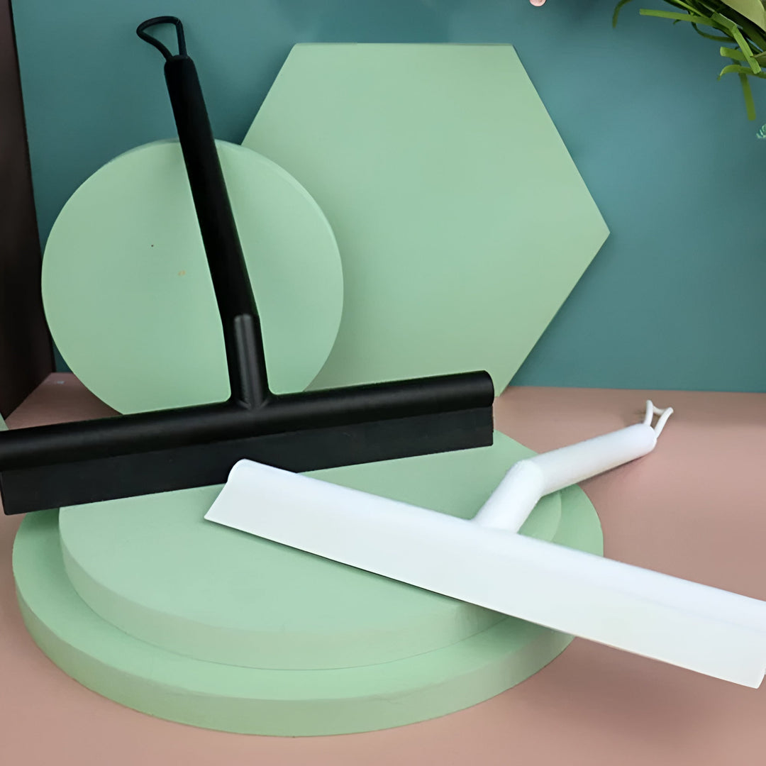 Raclette de douche en silicone, accessoire essentiel pour une salle de bain propre, anti-traces et facile d'entretien.