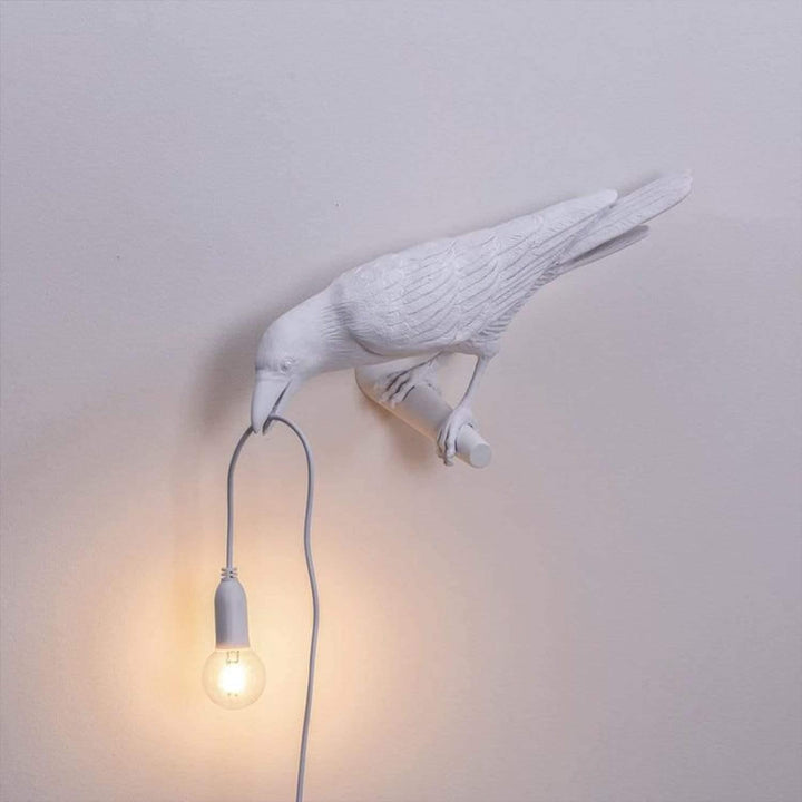 Veilleuse RavenAura, corbeau mystique, lumière LED apaisante pour une ambiance magique et sereine.