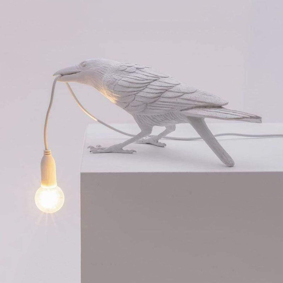 Lampe décorative RavenAura, corbeau détaillé, touche d'originalité pour votre intérieur moderne.