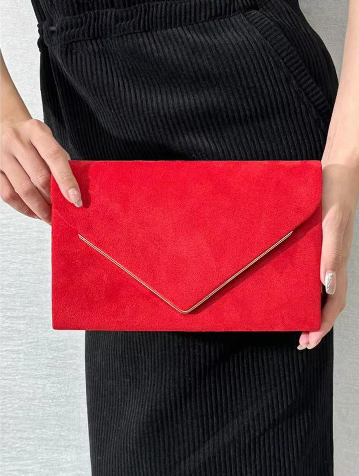 Sac à main pochette velours doux effet daim, accessoire mode féminin.