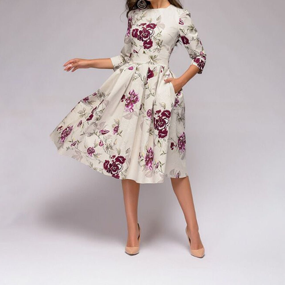 Robe élégante femme, coupe flatteuse mettant en valeur la silhouette, parfaite pour soirée ou cérémonie.