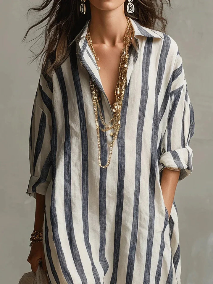 Vêtement décontracté femme: robe chemise rayée ample et confortable, avec poches, pour un look estival.