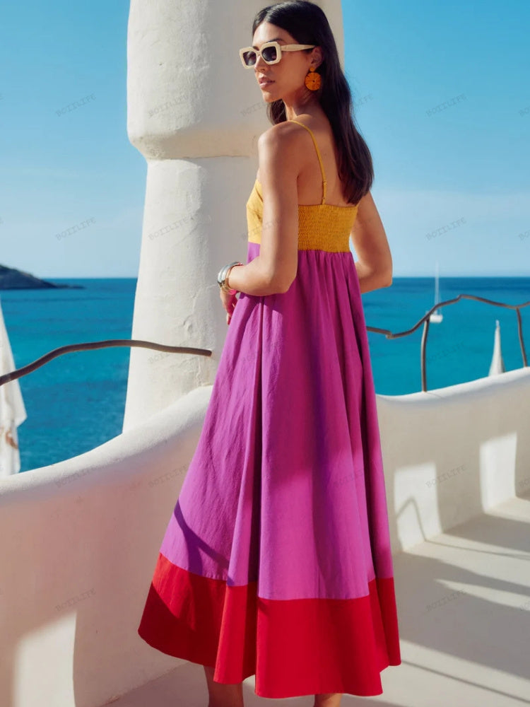Robe d'été color block pour femme, à fines bretelles. Un style chic et confortable pour vos journées ensoleillées.