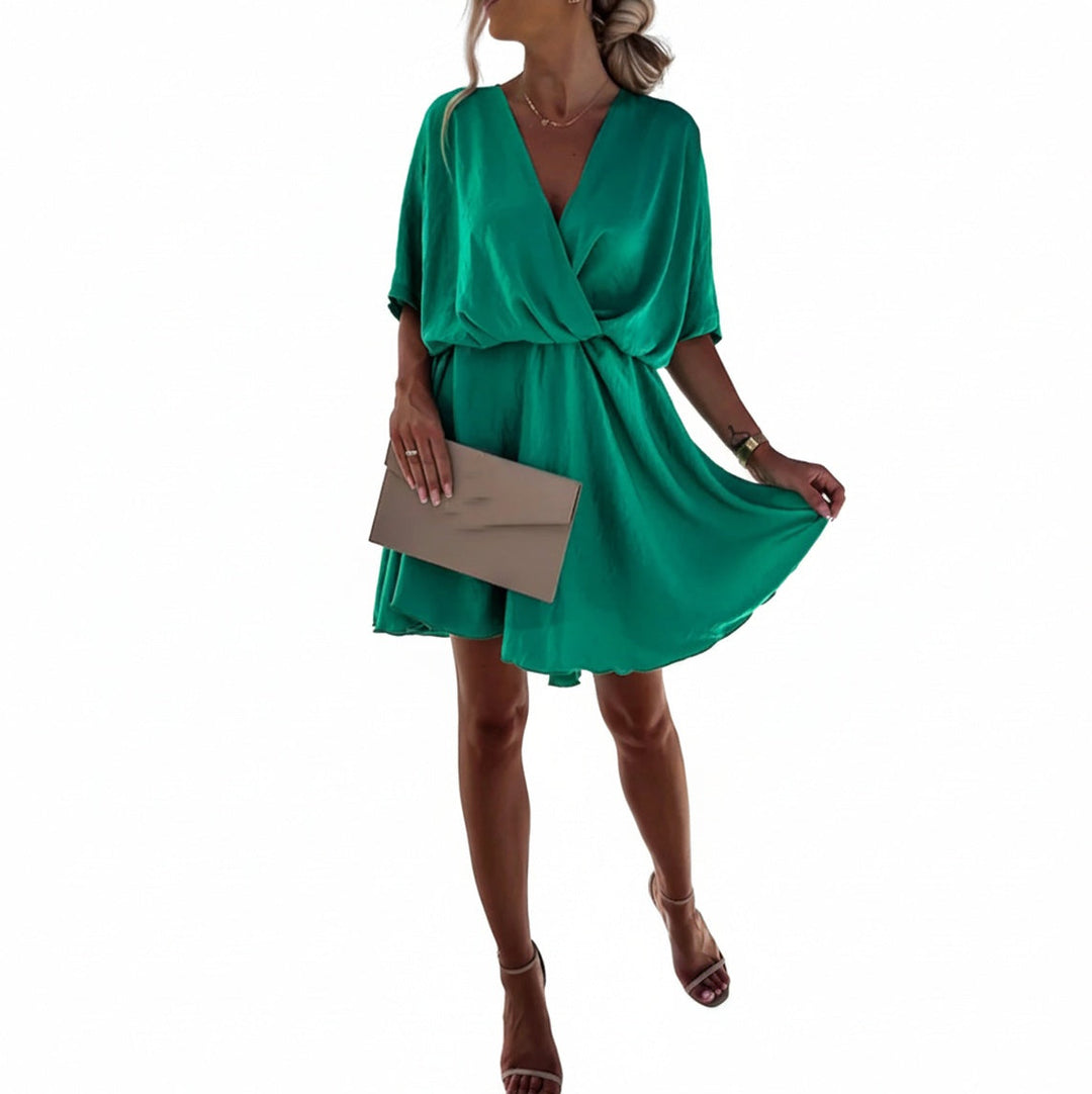 Robe courte élégante femme, col V croisé, taille cintrée. Parfaite pour le printemps/été.