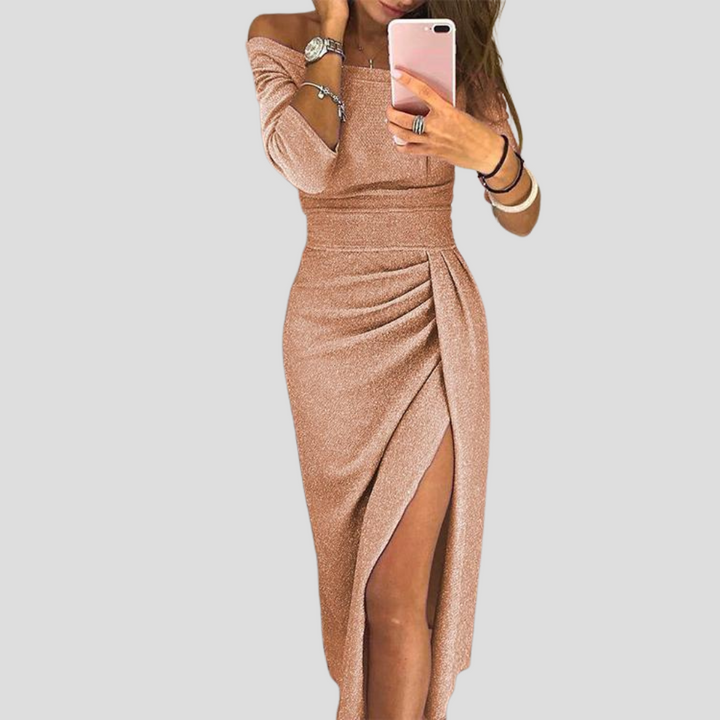 Robe élégante femme ceinturée, tissu fluide confortable. Parfaite pour une mode féminine chic au quotidien.