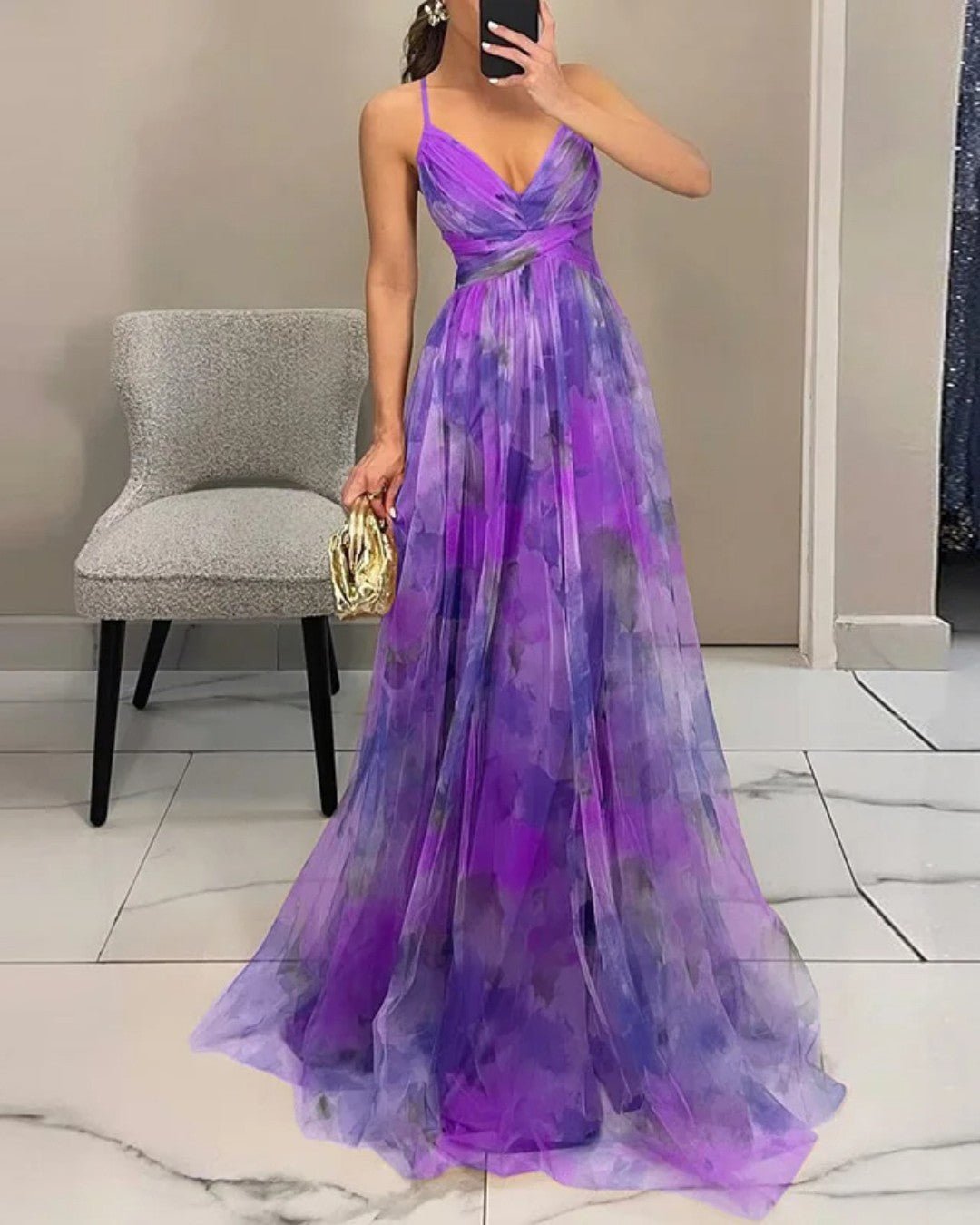Magnifique robe longue à bretelles pour femme, idéale pour l'été, style chic et décontracté.