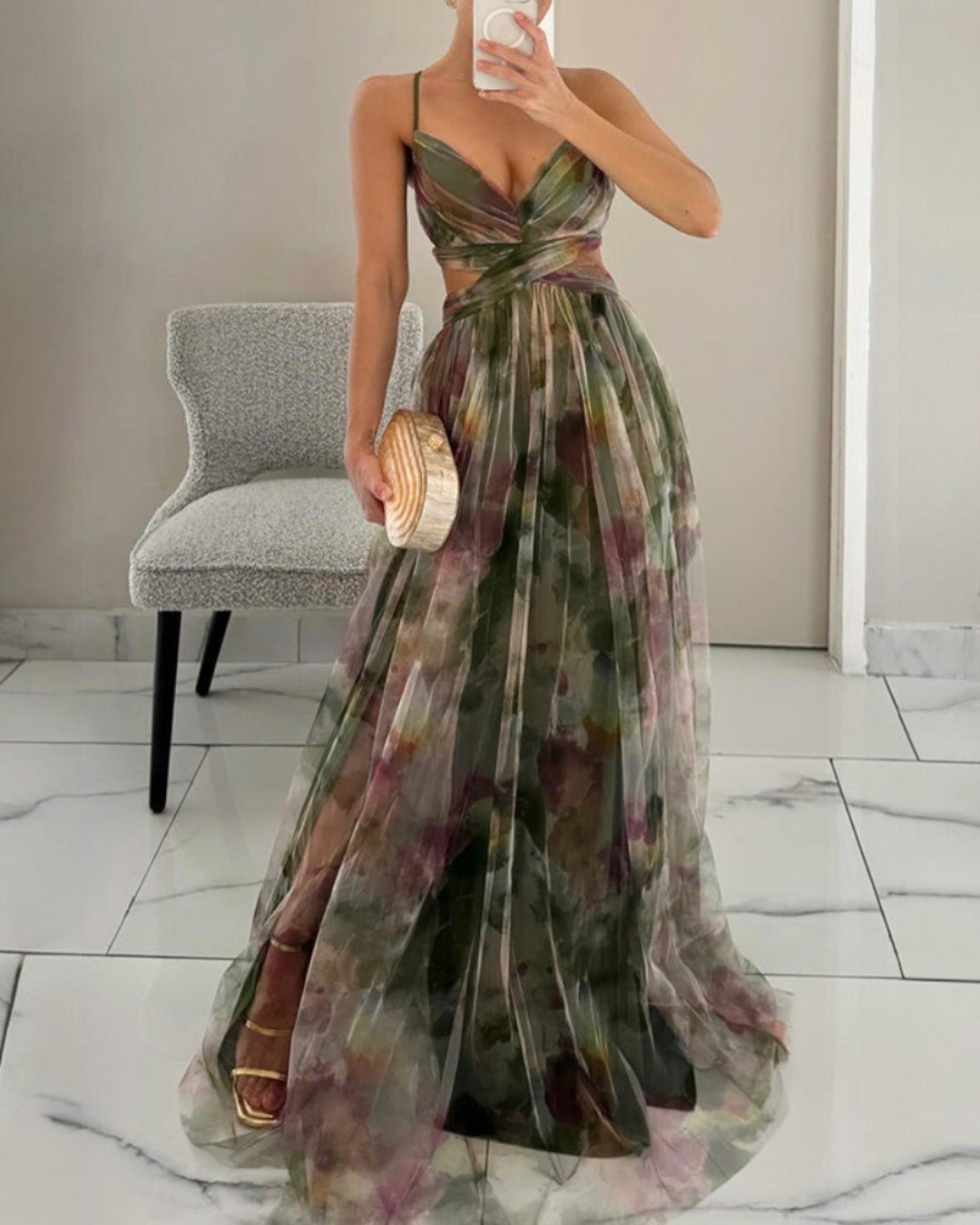 Robe longue de plage pour femme, à bretelles fines, couleur vive et tissu léger pour l'été.
