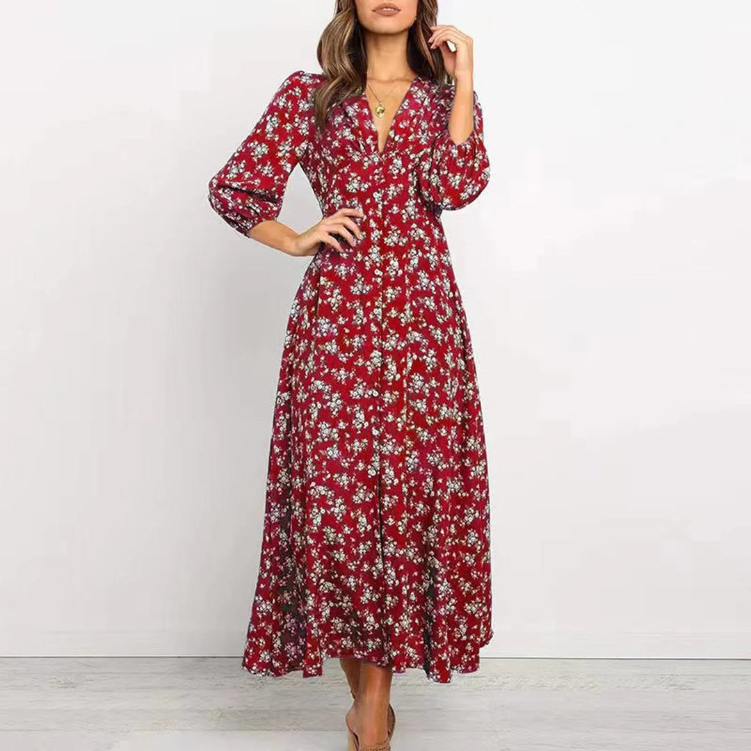Sublime robe longue femme à motif fleuri, silhouette fluide et élégante. Idéale pour un look chic et décontracté.