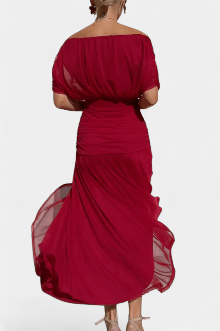 Robe longue fleurie femme, chic et intemporelle, parfaite pour diverses occasions.