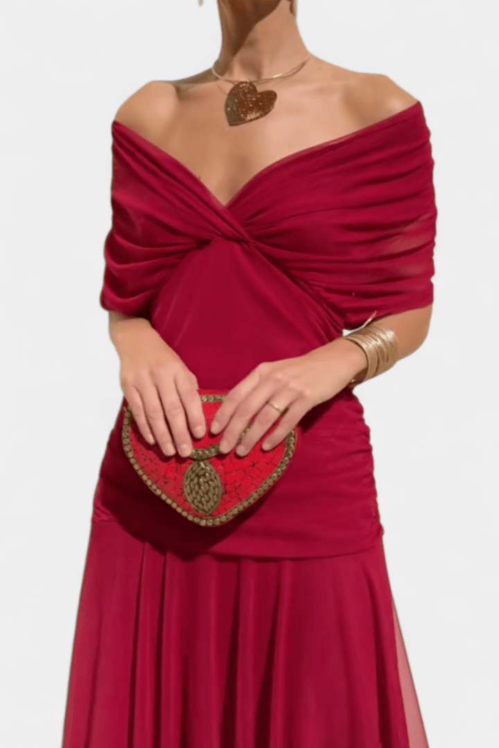 Robe longue fleurie femme, polyvalente et chic, parfaite pour un événement spécial.