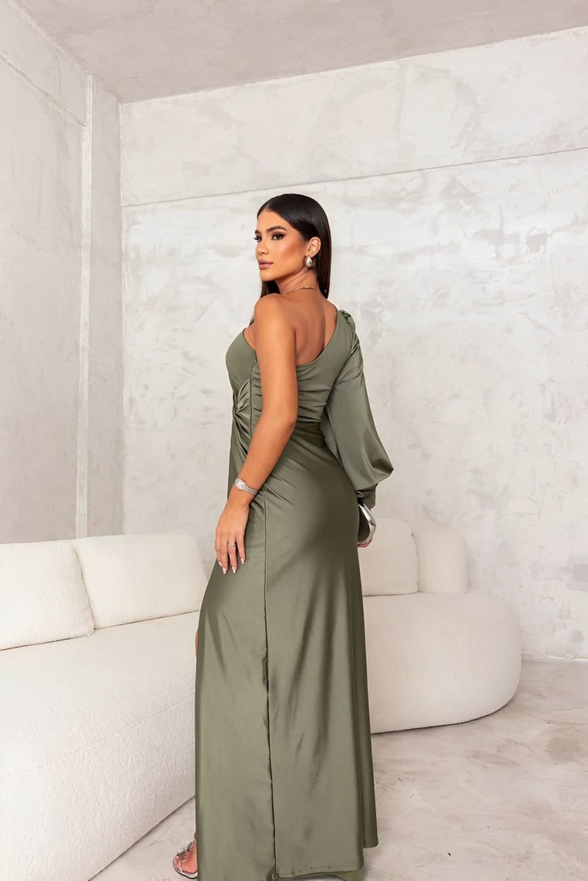 Robe midi asymétrique élégante, épaule dénudée. Robe de soirée femme, mode chic et tendance.