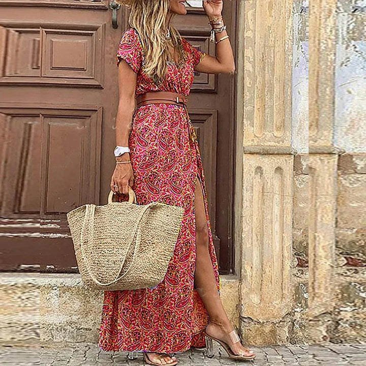 Robe longue femme bohème florale légère, style midi ceinturé pour l'été, look chic et décontracté.