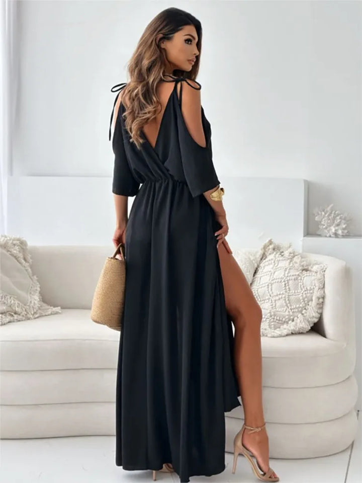 Robe longue à épaules dénudées pour femme, coupe fluide et élégante. Idéale pour un look tendance et raffiné.