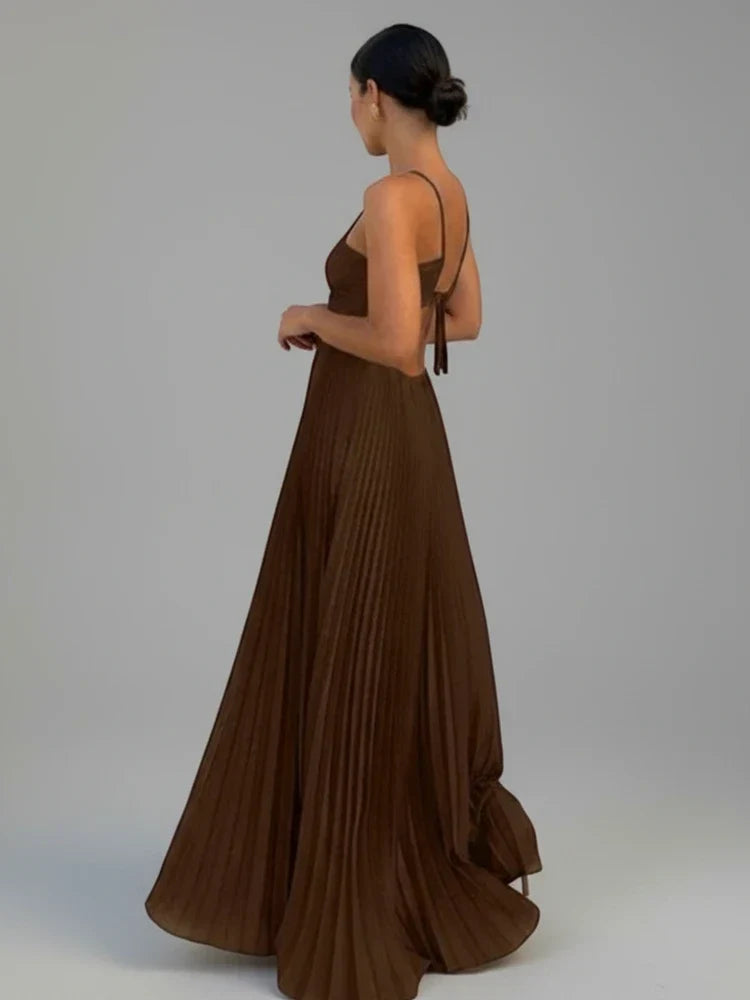 Robe plissée évasée femme, tissu fluide, polyvalente pour le quotidien ou les événements d'été.