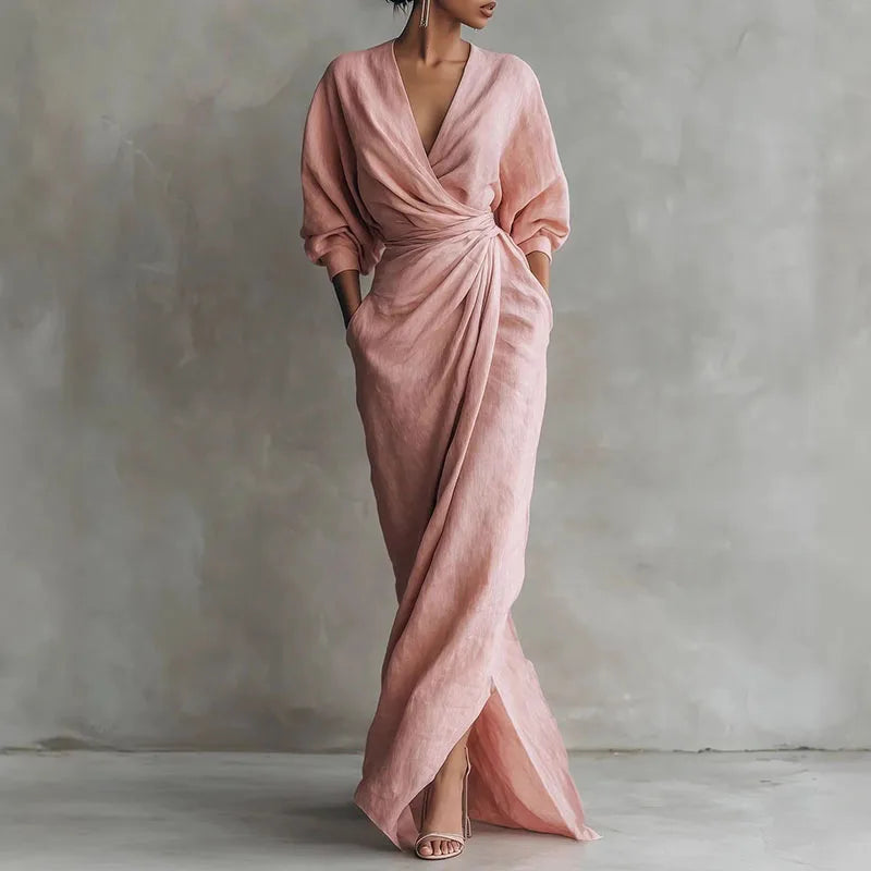 Robe longue portefeuille élégante pour femme, idéale soirée chic. Coupe fluide et col V. Printemps-été.