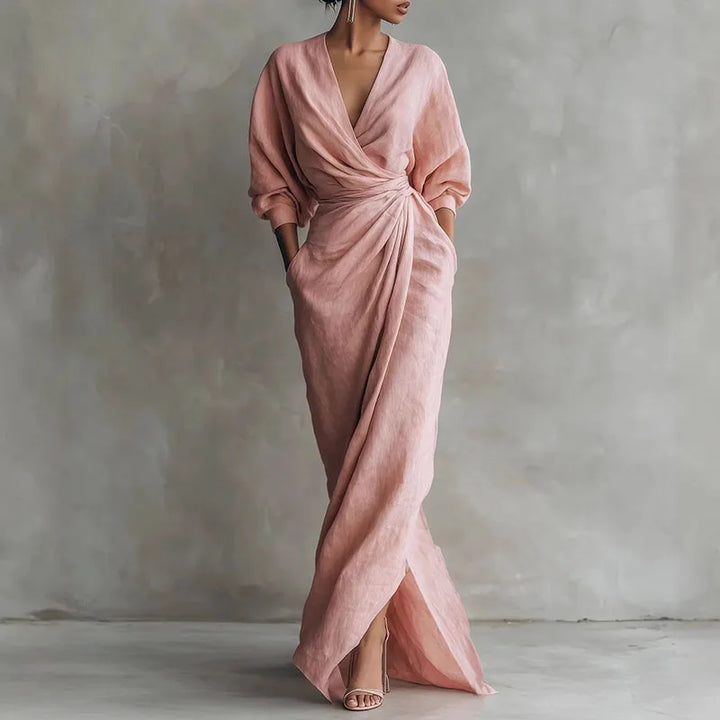 Robe longue portefeuille élégante pour femme, idéale soirée chic. Coupe fluide et col V. Printemps-été.