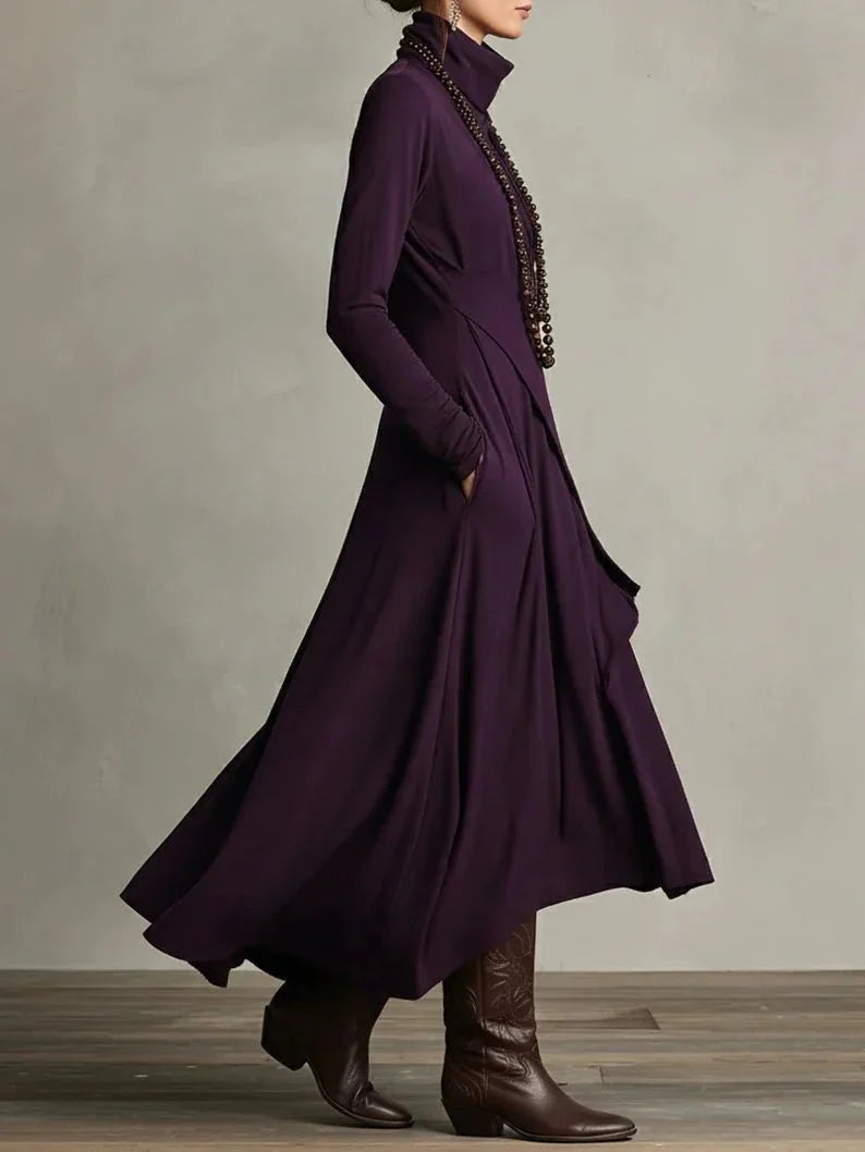 Robe longue femme à col roulé. Style fluide et confortable, idéale pour la mode féminine polyvalente.