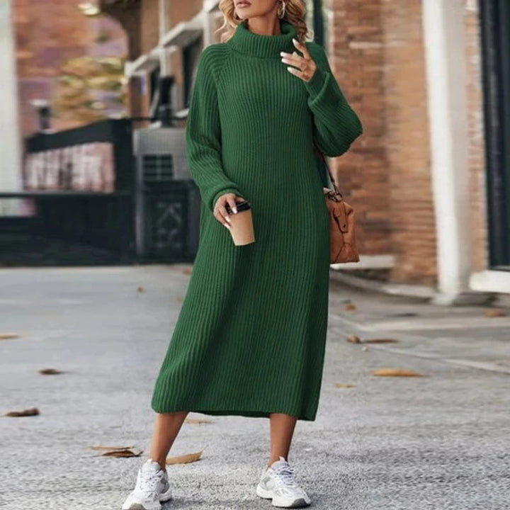 Robe midi femme élégante et confortable à col roulé, manches longues. Idéale pour un look automne-hiver chic.