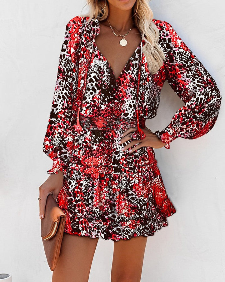Robe mini fleurie polyvalente femme, idéale été/printemps, style chic et décontracté.