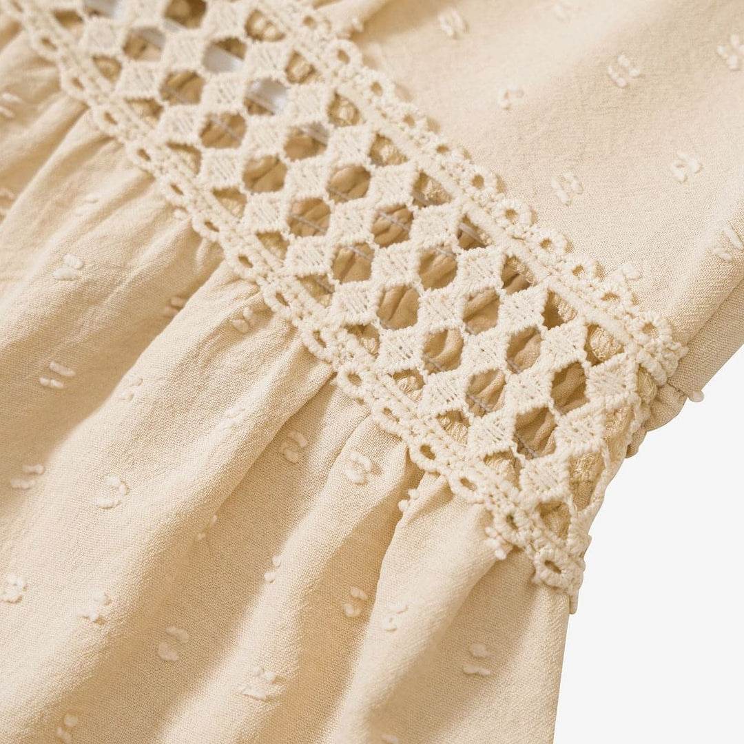 Robe mini trapèze femme fluide et polyvalente, avec col en V, pour un style décontracté ou élégant en été. Vêtements femme confortables.