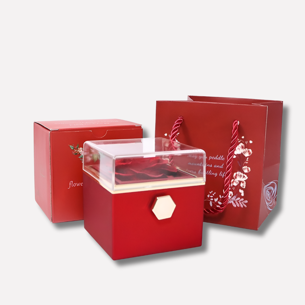 Coffret romantique rose éternelle rouge et collier cœurs gravés, cadeau femme idéal pour amour éternel.